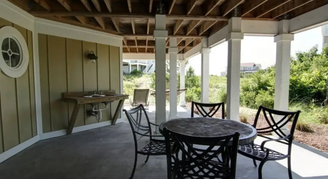 Windsong - 5 Br Home, Book Feriehus Hoteller i Supply med pool, Swimmingpool