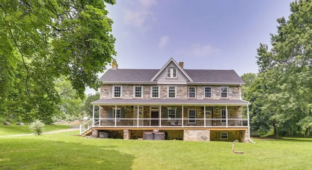 Коттедж Large Historic Home in Pennsylvania Dutch Country!