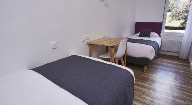 Номер Comfort Logis Hôtel de la Bruyere