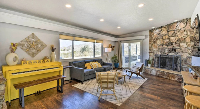 Desert Retreat w/ Backyard Oasis & Mtn Views!, Buchen Sie Ferienhaus Twentynine Palms Joshua-Tree-Nationalpark