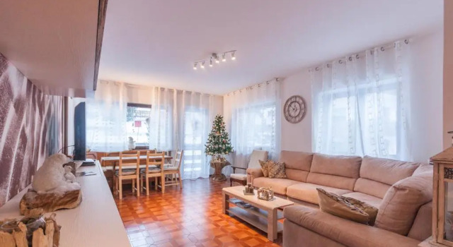 Condominio Val Biois 7, Забронировать Отель Отели Livinallongo del Col di Lana с парковкой, Парковка