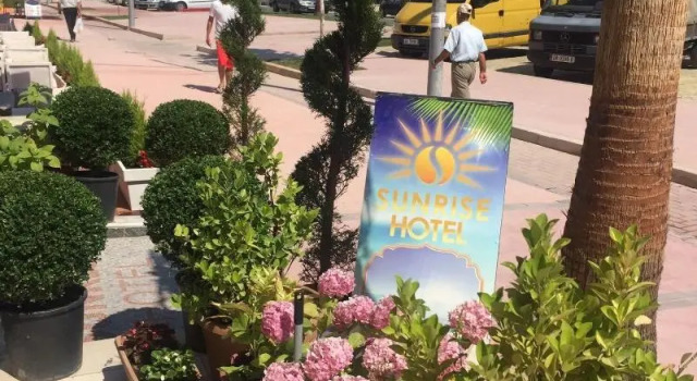 Sunrise Hotel Çameria