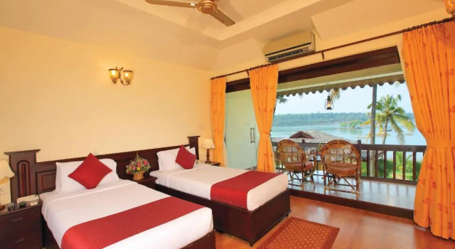 Номер Standard с видом на озеро Fragrant Nature Backwater Resort & Ayurveda Spa Kollam