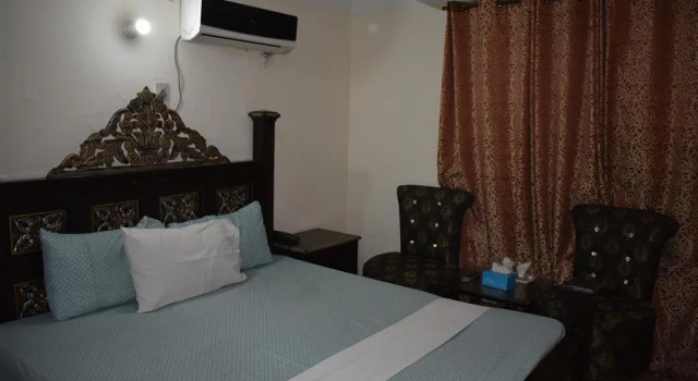Hotel Basera
