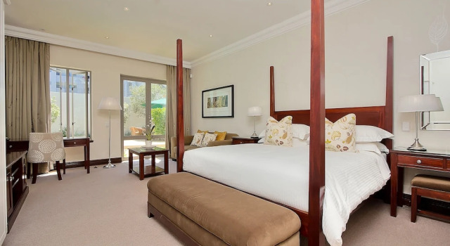 Люкс Deluxe с красивым видом из окна The Syrene Boutique Hotel