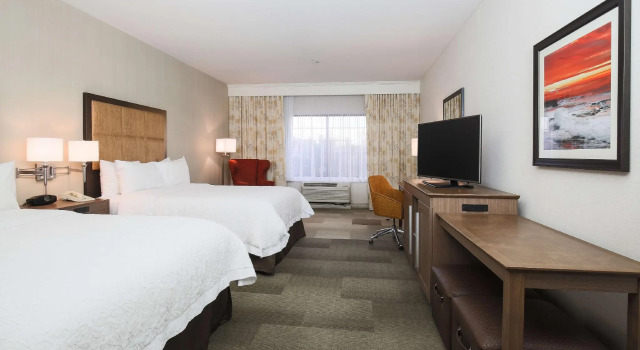 Четырёхместный номер Standard Hampton Inn & Suites Camarillo