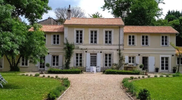 Le Domaine Des Platanes, Book Hotel Hoteller i Charente med pool, Swimmingpool