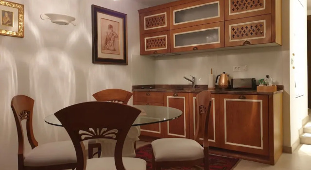 Четырёхместный люкс Luxury Villa Nepos Hotel