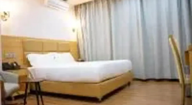 SAMI HOTEL, Забронировать Отель Отели и гостиницы Уагадугу, рядом с National Museum of Music, Отель