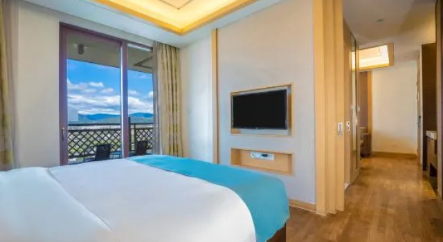 Семейный люкс с балконом Narada Sanya Bay Resort