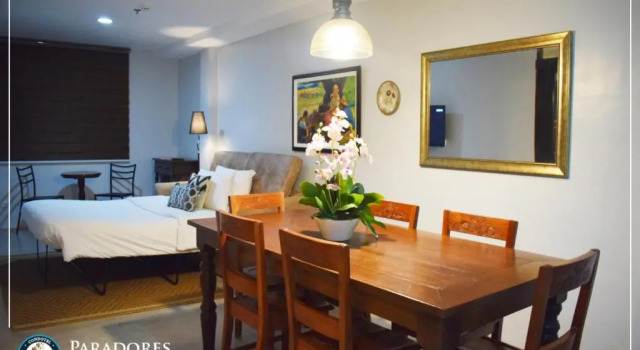 Четырёхместный номер Standard с балконом Paradores de Vigan
