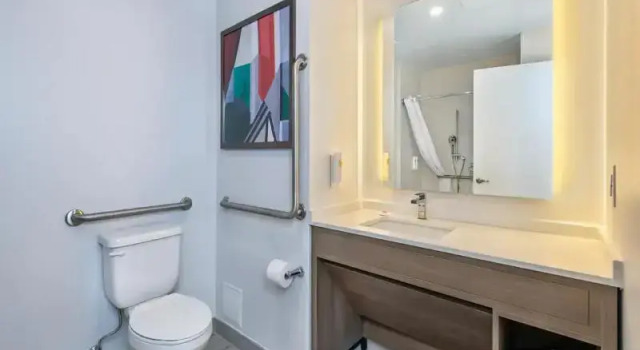 Четырёхместный люкс Comfort Inn & Suites