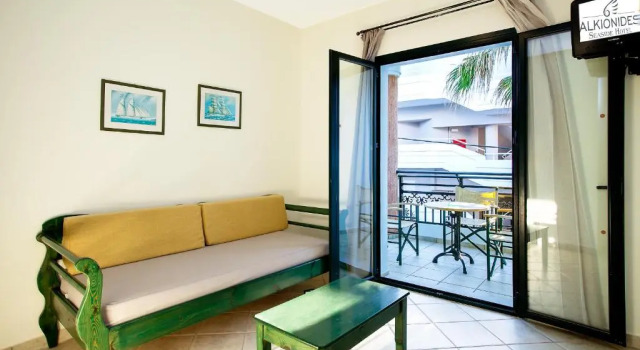Апартаменты с видом на сад Alkionides Seaside Apartments