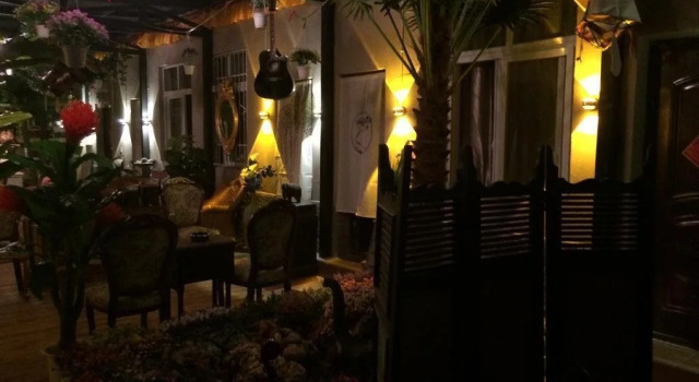 2+2 Garden Theme Hotel, Rezervovat Hotel Nyingchi Tibet