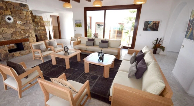 Villa With 6 Bedrooms in M'diq, With Wonderful sea View, Enclosed Gard, Rezerwuj Willa Hotele w Tanger-Tetouan z parkingiem, Parking