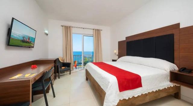 Двухместный номер Deluxe с балконом и oceanfront Samsara Cliff Resort