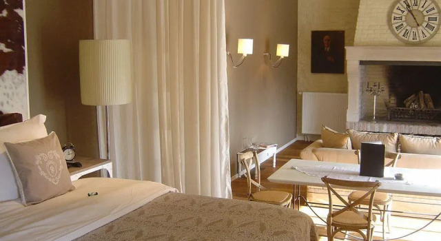 B&B Spaniënhof, Забронировать Отель «постель и завтрак» Отели Лиссевеге с бассейном, рядом с Onze Lieve Vrouw Bezoeking, Бассейн