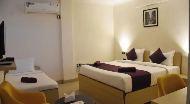 Date Palm Hotel, Забронировать Отель Гургаон 