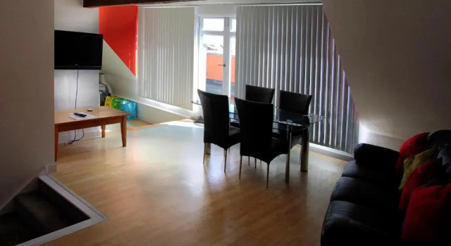 Stunning Central Exeter Apartment with balcony and fantastic view