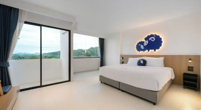 Двухместный номер Standard с балконом и с видом на горы Kokotel Rayong Beachfront