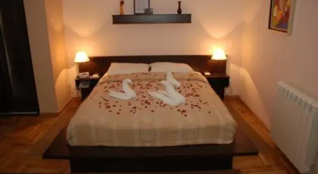 City Hotel