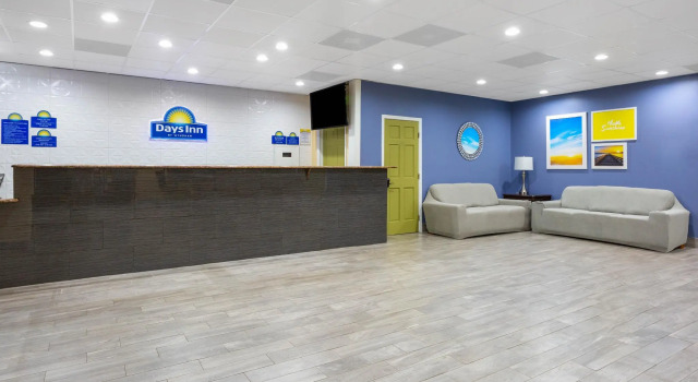 Четырёхместный номер Standard Red Roof Inn Hampton Coliseum