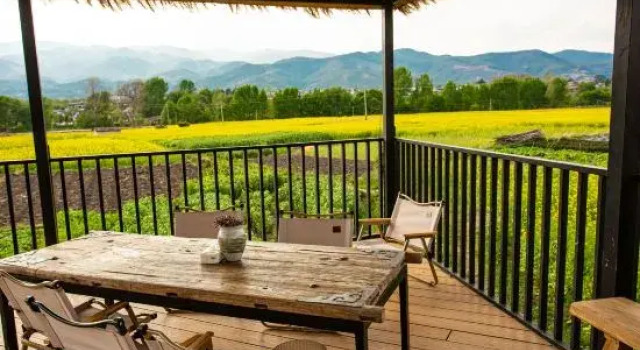 Akino Courtyard Homestay, Prenota Hotel Dali Yunnan