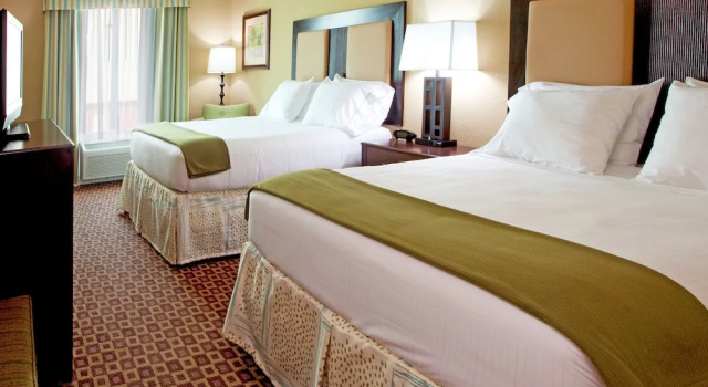 Люкс Holiday Inn Express Hotel & Suites Chaffee - Jacksonville West by IHG