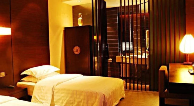 Weishui Garden Hot Spring Village, Boek Hotel Hotels in Shaanxi met parkeren, Parkeren