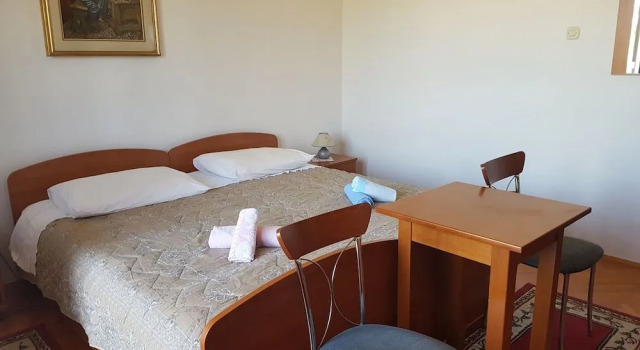 Room Marin