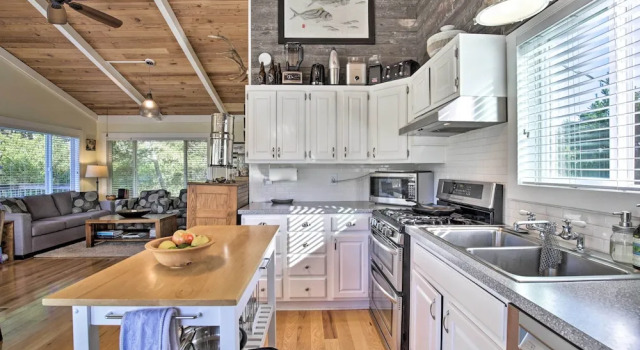 Коттедж Private Rockaway Beach Retreat: 2 Blocks to Ocean!