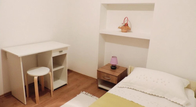 Awesome Home in Labin With Wifi and 3 Bedrooms, Rezervovat Hotel Hotely v Labin s parkováním, Parkování
