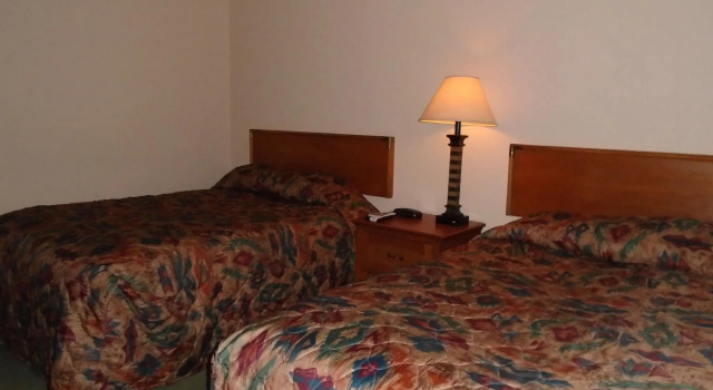 Четырёхместный номер Standard Arrowhead Inn