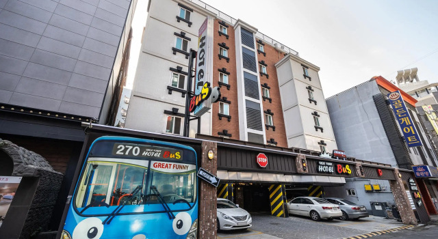 Bus Hotel