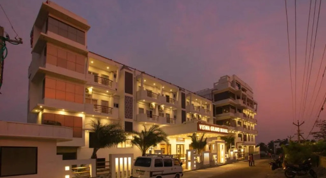 Hotel Viswa Grand, Забронировать Отель Отели штата Тамилнада с бассейном, Бассейн