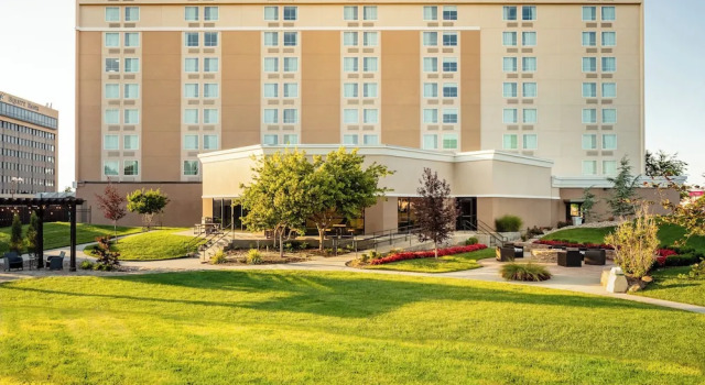 Люкс c 1 комнатой Holiday Inn Wichita East I-35 by IHG