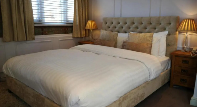 Полулюкс Castle Hotel & Apartments