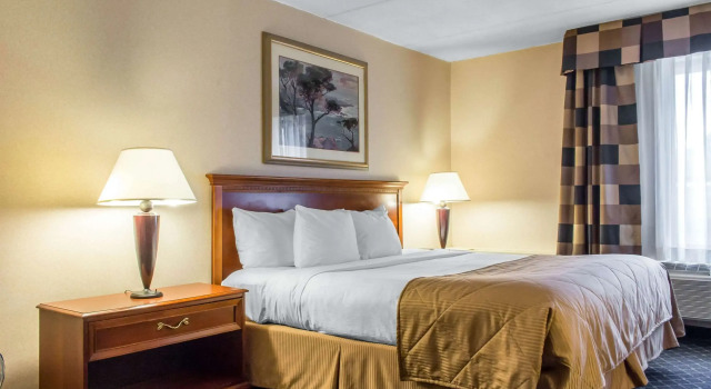 Двухместный номер Standard Clarion Hotel & Conference Center Ronkonkoma MacArthur Airport