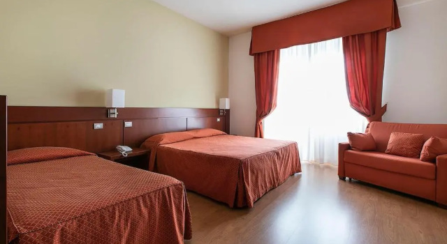 Hotel Conradi, Book Hotel Chiavenna Lombardiet