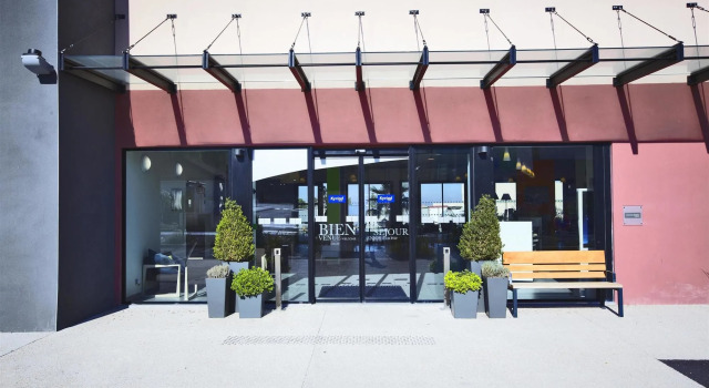 Holiday Inn - Marseille Airport by IHG, Забронировать Отель Витроль Étang de Berre