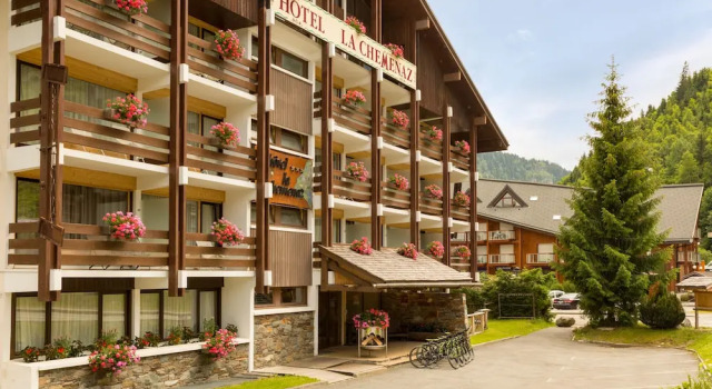 Chalet-Hôtel La Chemenaz, Забронировать Шале Отели Ле-Контамин-Монжуа с парковкой, рядом с Гондольный подъемник Сигналь, Парковка