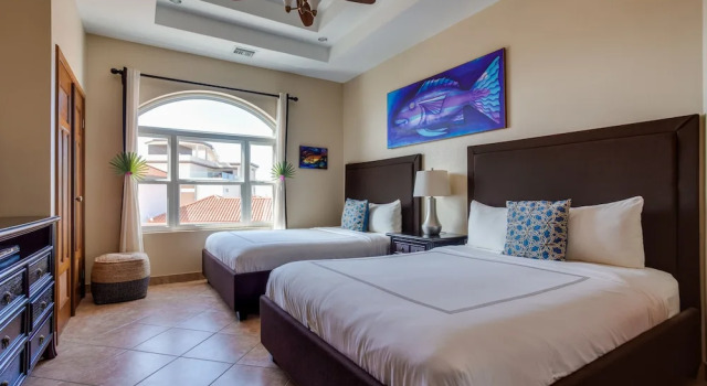 Номер Standard с 3 комнатами с балконом и с видом на океан Grand Caribe Belize