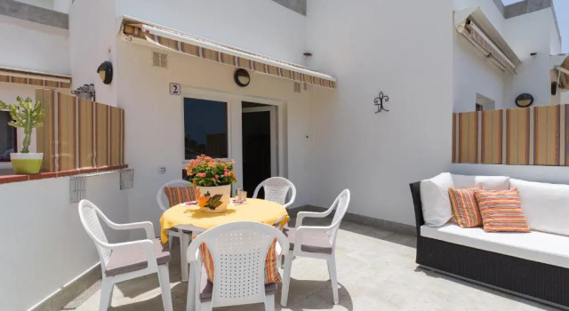 Семейные апартаменты с 2 комнатами с видом на море Granada II Apartments