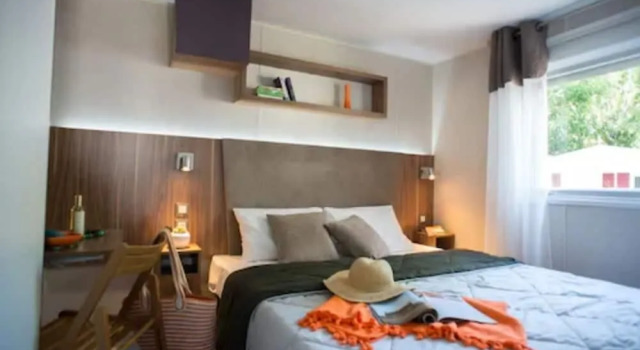 Camping Officiel Siblu Les Rives de Condrieu, Prenota Campeggio Hotel a Alvernia con parcheggio, Parcheggio