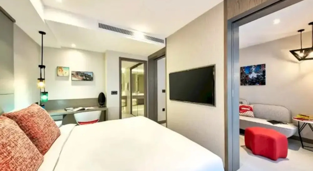 Beautiful 1 Bedroom Apt Prime Location in Singapore