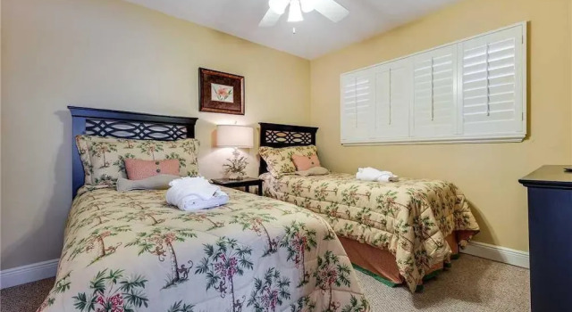 Carlos Pointe 611 - Two Bedroom Condo, Забронировать Отель Отели Fort Myers Area с парковкой, Парковка