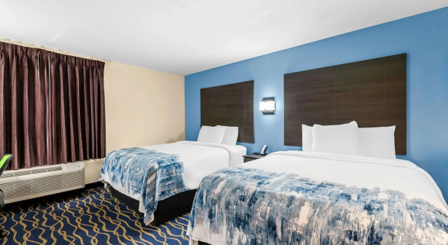 Четырёхместный номер Standard Americas Best Value Inn McMinnville