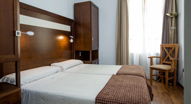 Apartamentos Lonja del Marques, Забронировать Апартаменты/квартира Гранада Granada Province, рядом с Универсидад