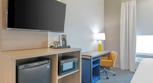 Четырёхместный люкс c 1 комнатой Comfort Suites West Indianapolis - Brownsburg
