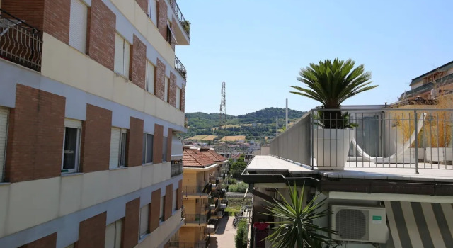 Apartment 20 Meters From The Sea 7 Beds With Small Sea View, Rezervovat Apartmán San Benedetto del Tronto 